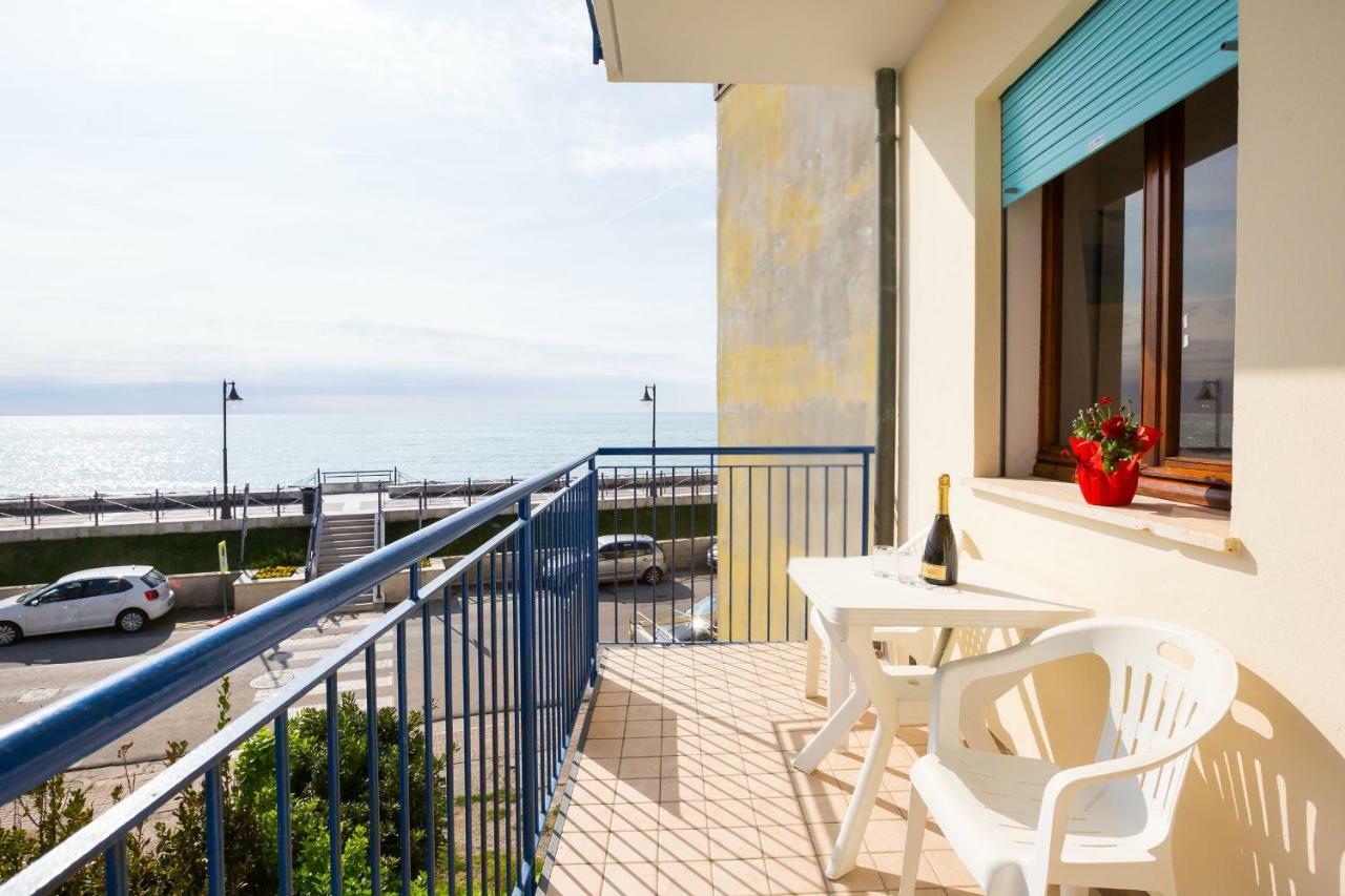 Residence Cristallo Caorle Extérieur photo